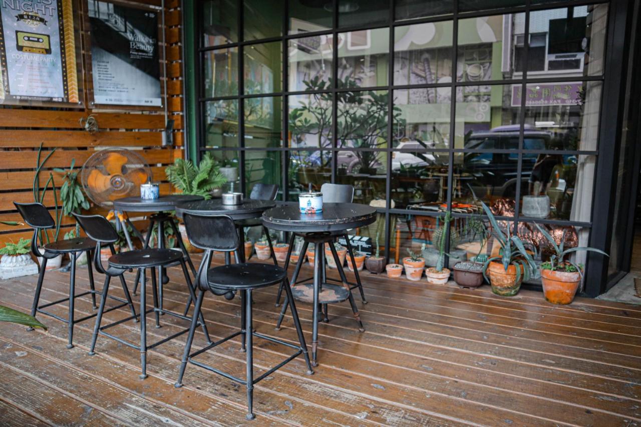 Travel Charger Hostel Hualien City Exterior photo
