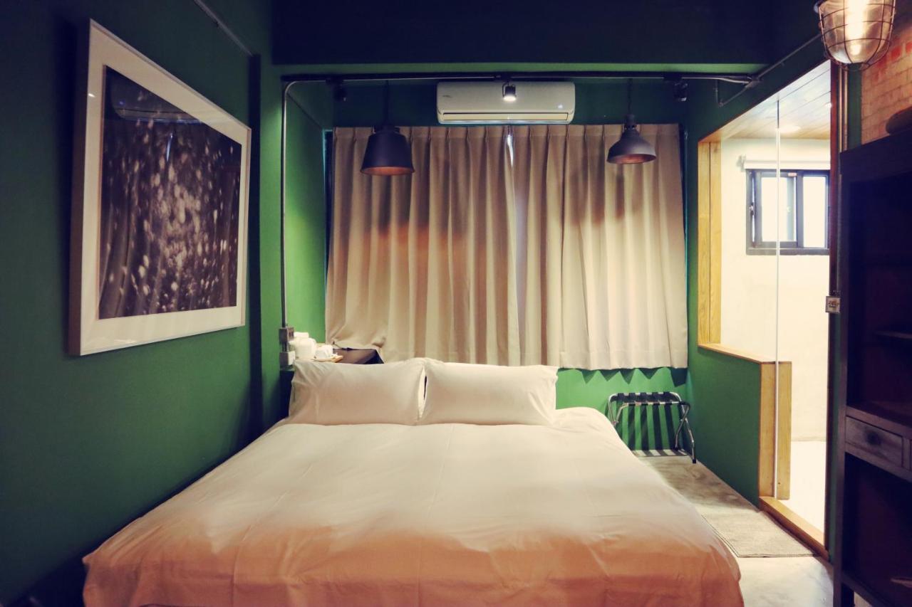 Travel Charger Hostel Hualien City Exterior photo
