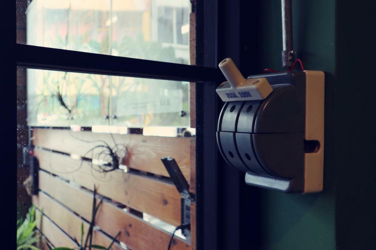 Travel Charger Hostel Hualien City Exterior photo