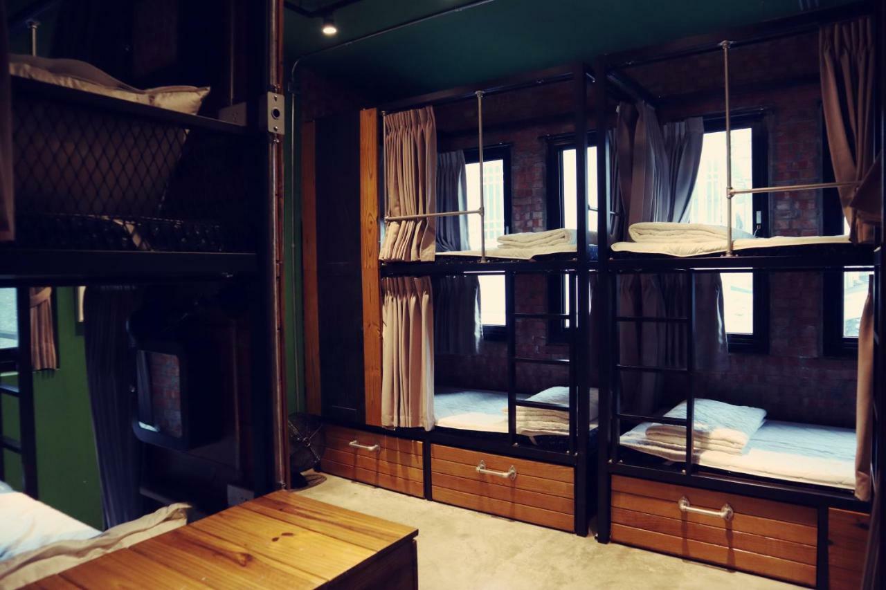 Travel Charger Hostel Hualien City Exterior photo