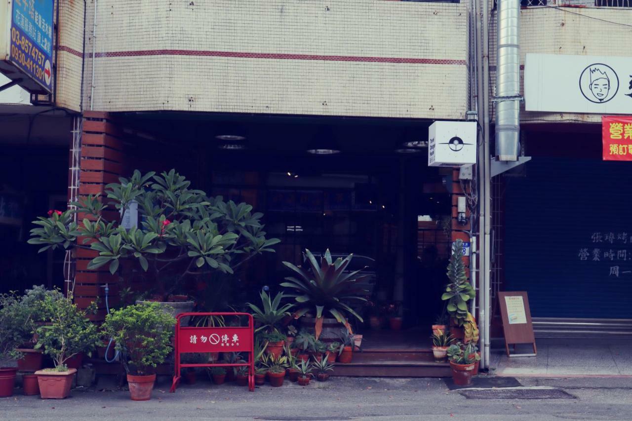 Travel Charger Hostel Hualien City Exterior photo