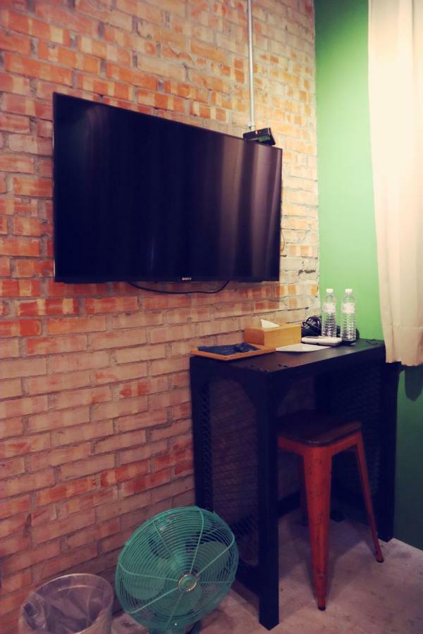Travel Charger Hostel Hualien City Exterior photo