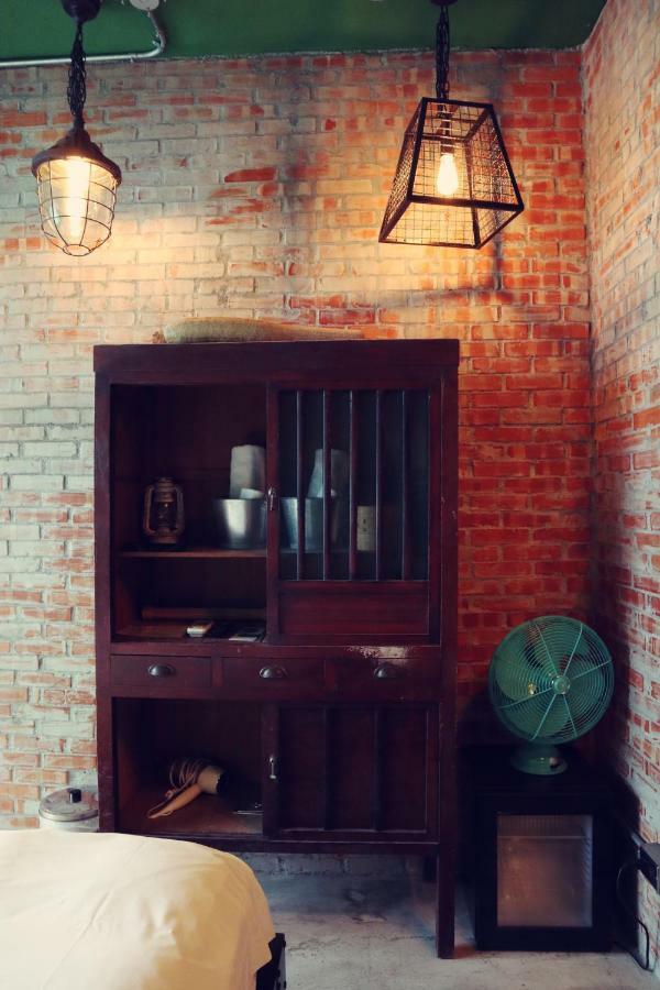 Travel Charger Hostel Hualien City Exterior photo